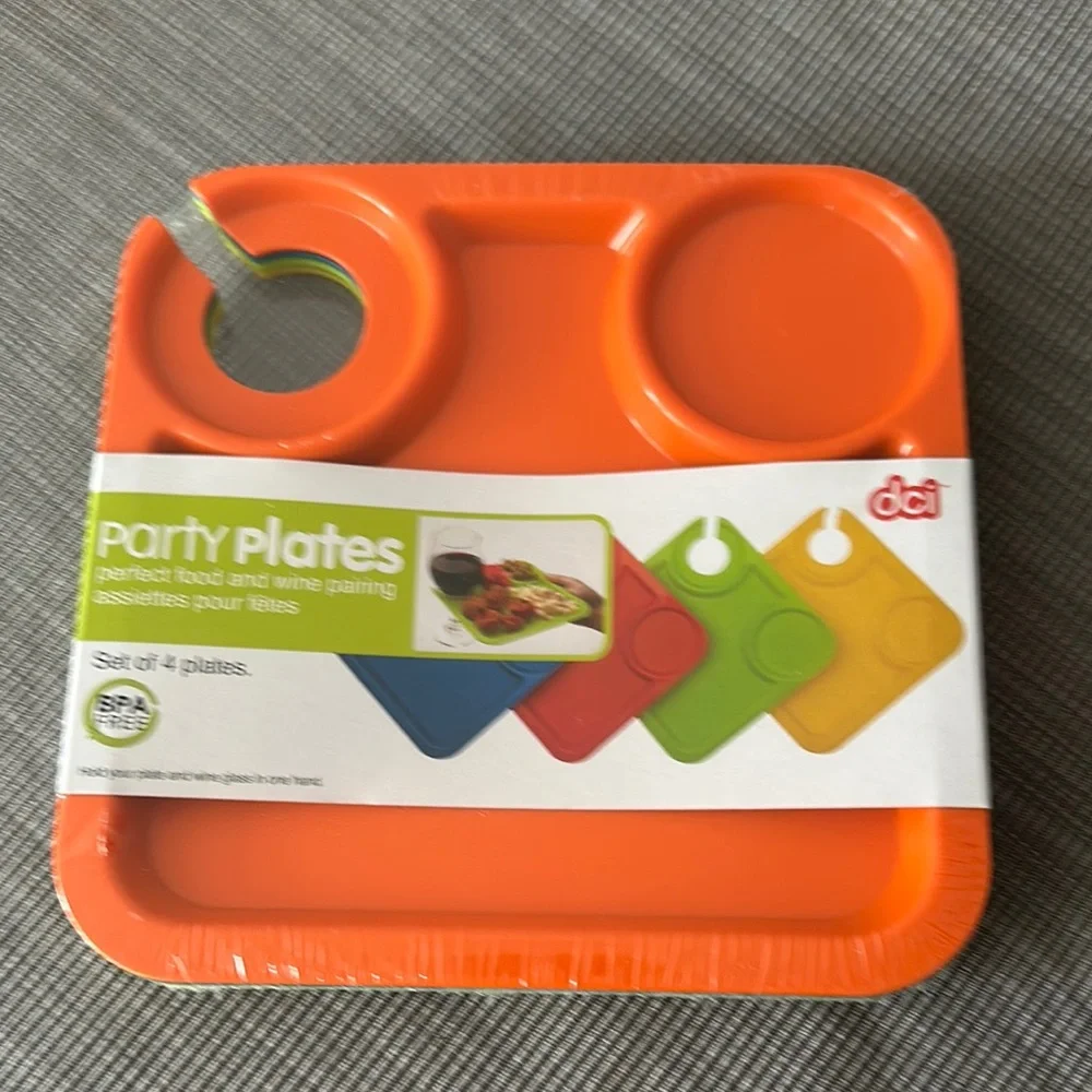 Dci Party Plates with Wine Glass Stemware Holder Plastic 8x8